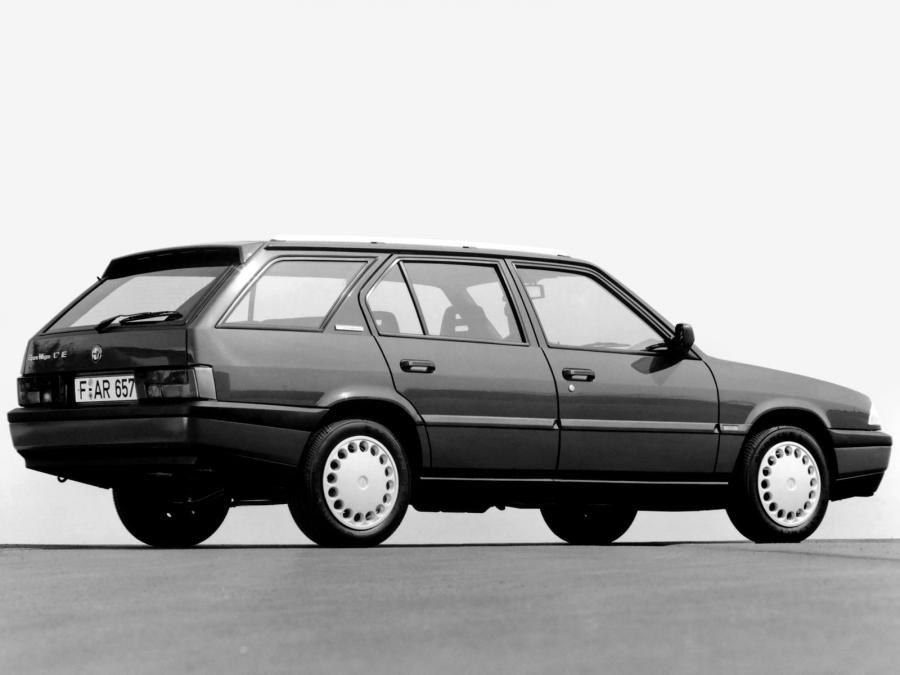  Alfa Romeo Sport Wagon (907) 1990 года  (WW) (фото 3 из 17)